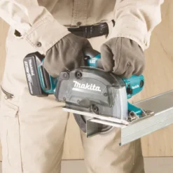 MAKITA DCS552RTJ Metallcirkelsåg 18V, 136mm komplett| Metallsågar -Metallberabetning