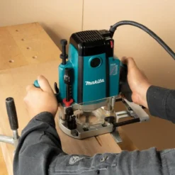 MAKITA RP2303FC07 Handöverfräs 2100W| Fräsmaskiner