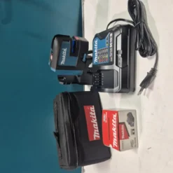 MAKITA SK106DZ Kryss- och punktlaser 12V (demomaskin) + laddpaket-på-köpet| Linjelaser & Korslaser|Laserinstrument 12V